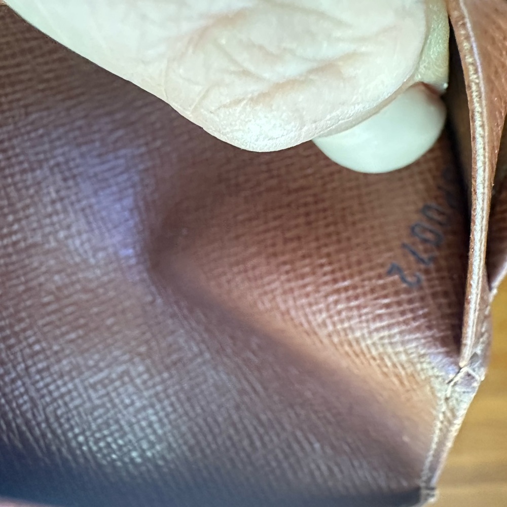 Authentic Lv Bi Fold - image 4